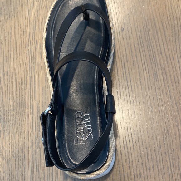 Franco Sarto black platform sandal - Picture 3 of 3